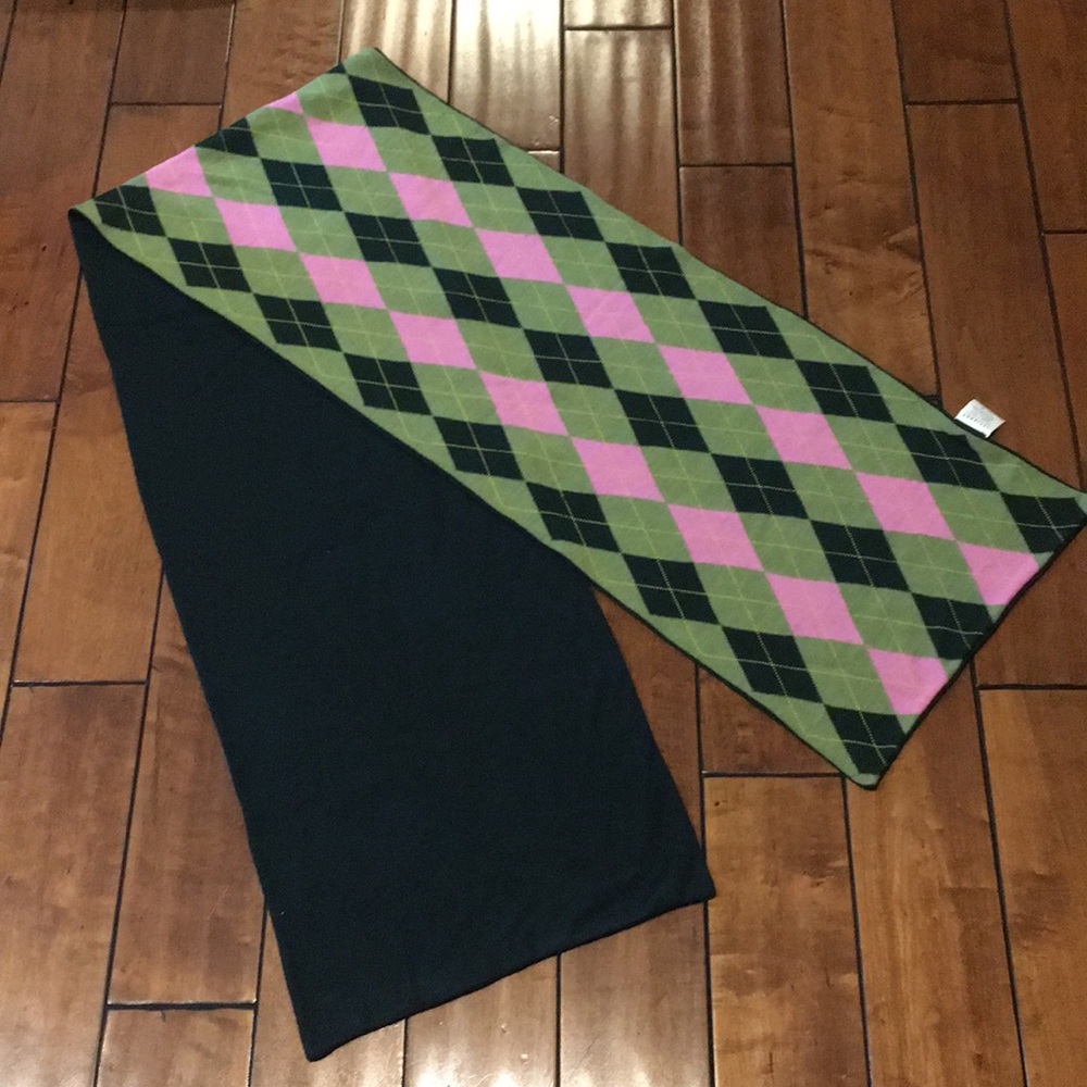 D&G scarf